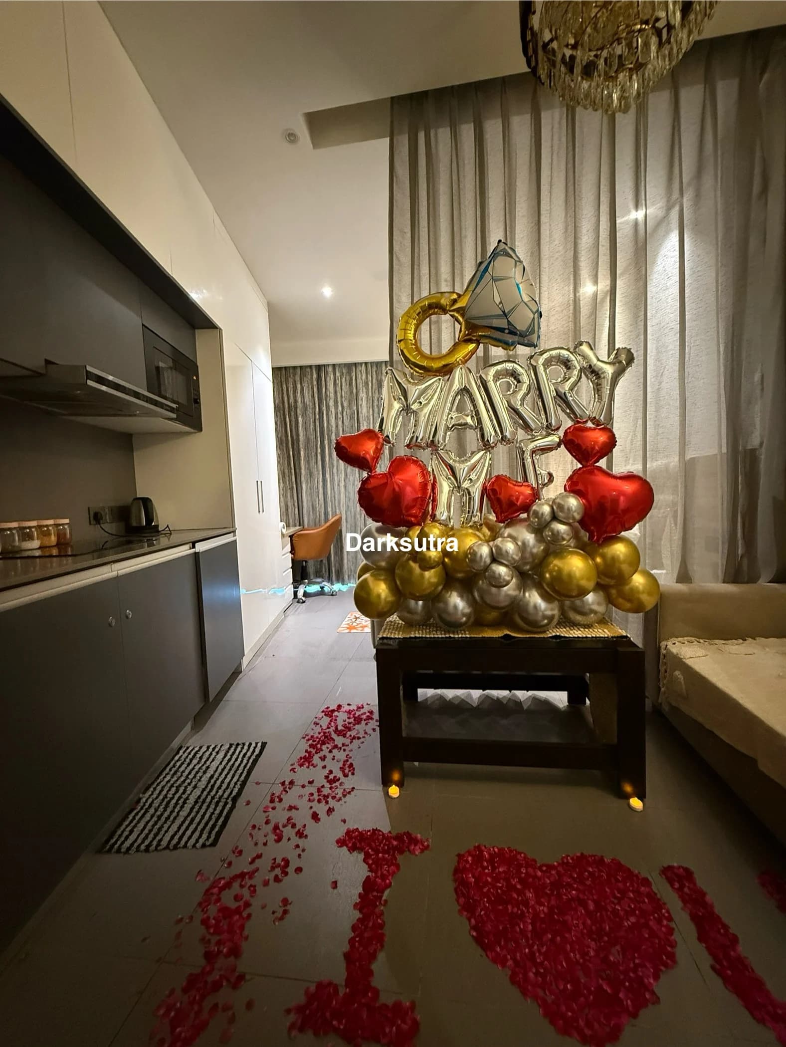 Balloon Bouquets & Hampers by Dark Sutra — setup 13